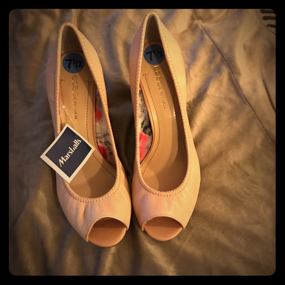 Light pink BCBG wedges
